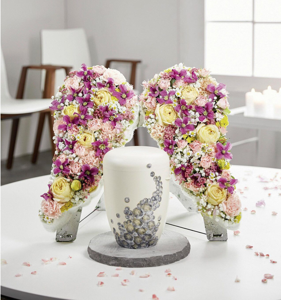 Flügel mit Standfuß Nr. 609