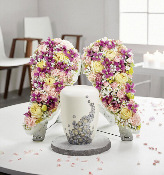 Flügel mit Standfuß Nr. 609